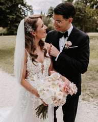 Charming A Line V Neck Tulle Wedding Dresses with Appliques