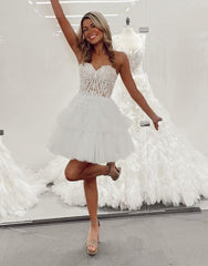 A-Line Sweetheart Lace Short Homecoming Dress