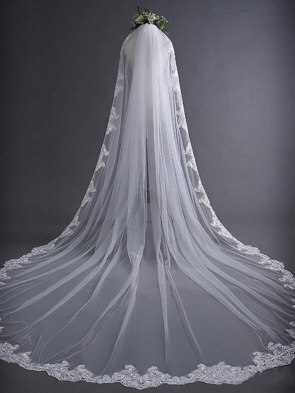 Spanish Vintage-Inspired Cathedral Mantilla Veil