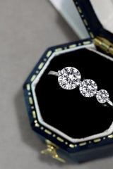 Round-Cut Three Sparkle Zircon Ring