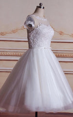 A-Line Tea-Length Tulle Lace Appliques Short Sleeves Wedding Dresses